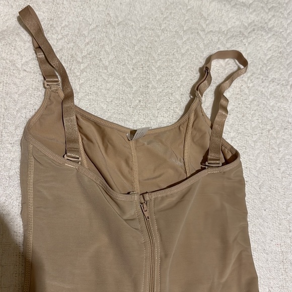 Shapewear - Picture 2 of 8